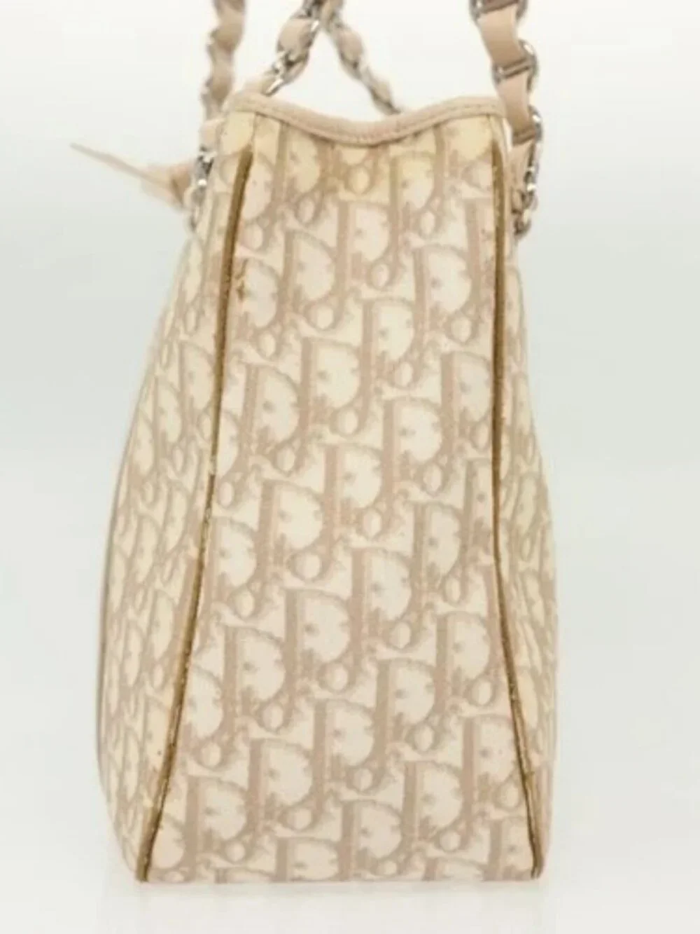 Dior brand	christian color	beige
